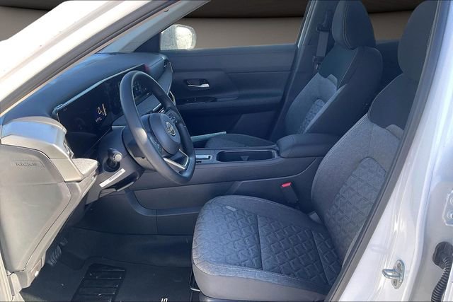 New 2026 Nissan Kicks SV w/ SV Premium Package image 7