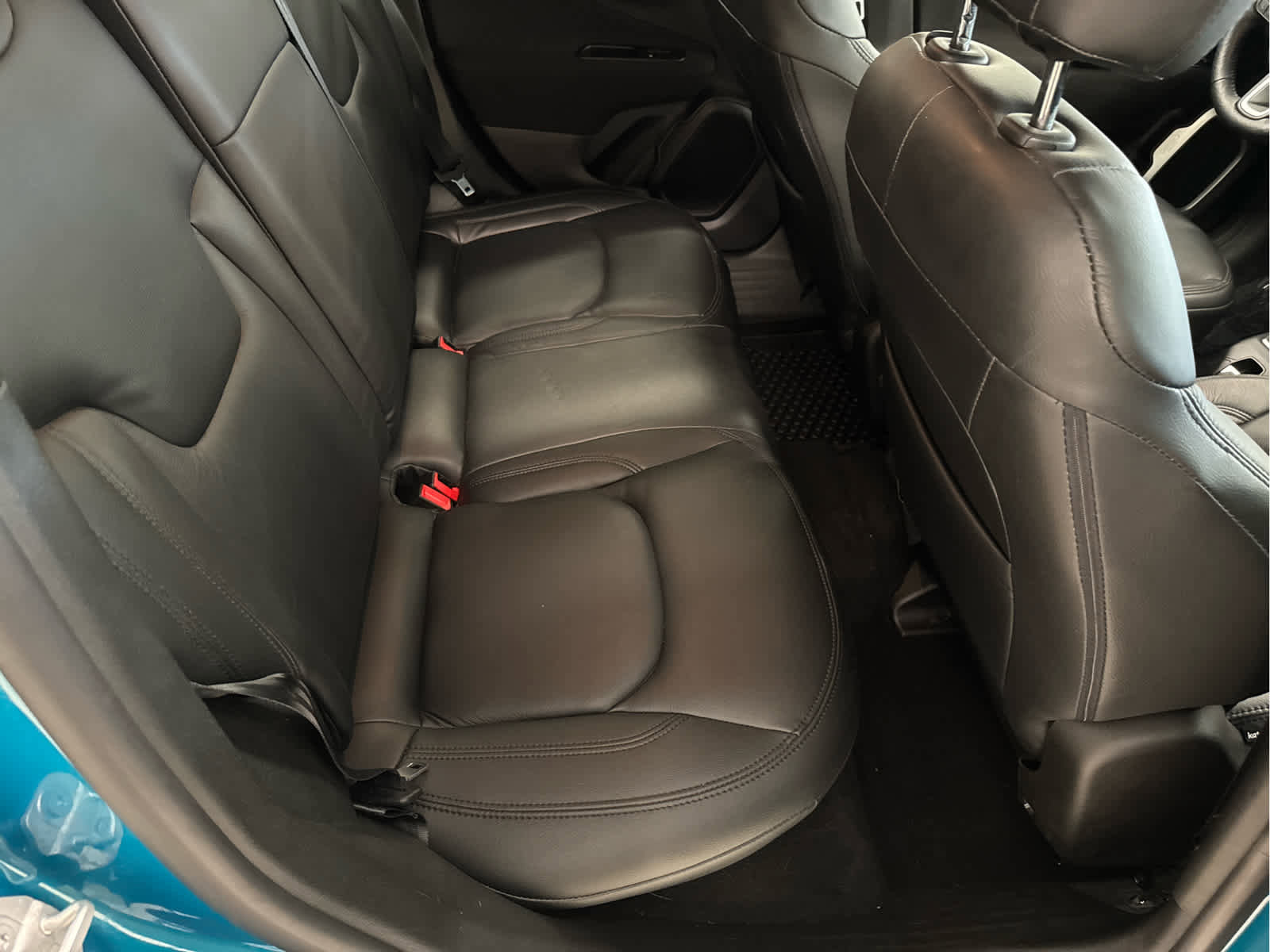 Used 2020 Jeep Renegade Latitude w/ Cold Weather Group image 18