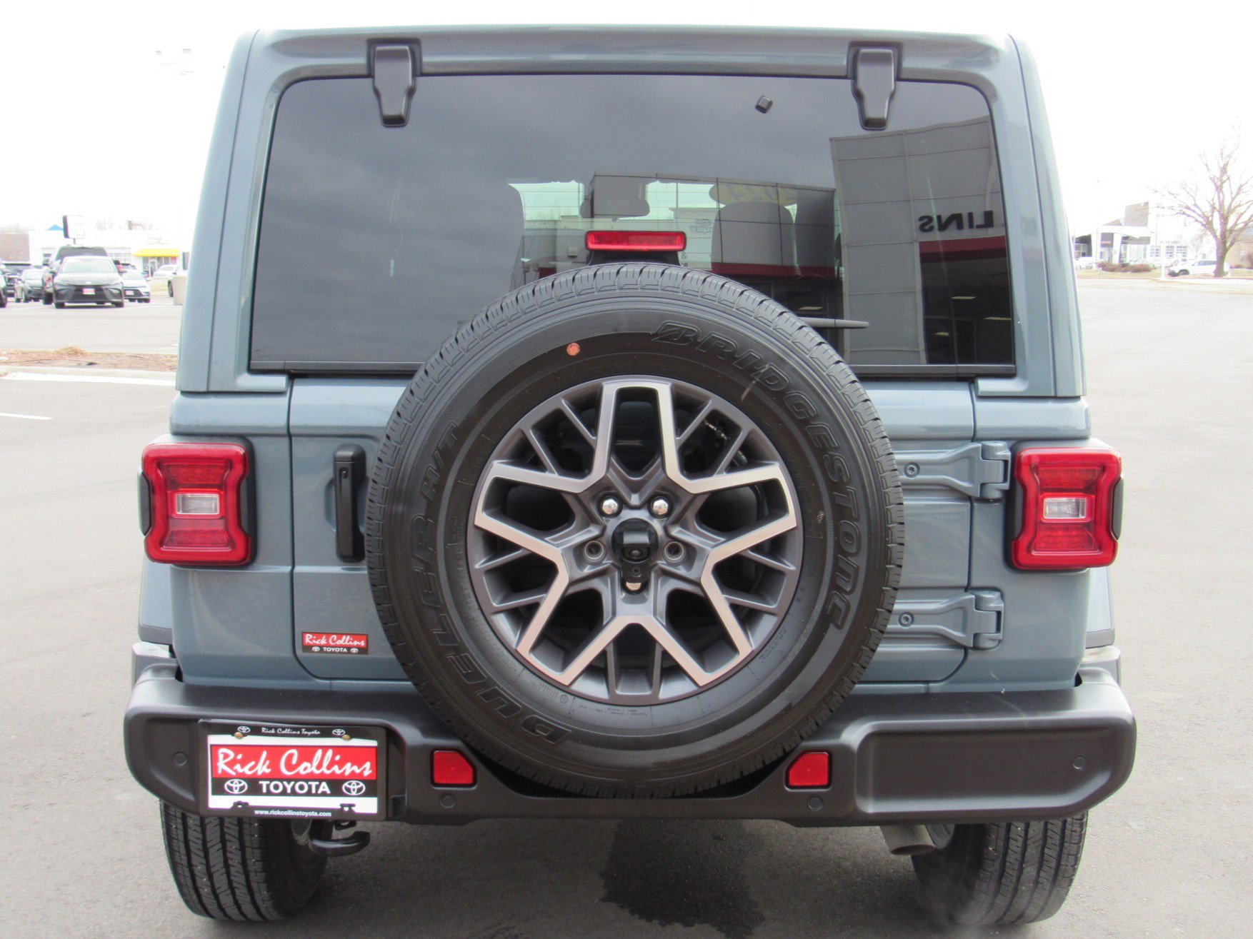 Used 2024 Jeep Wrangler Sahara w/ Safety Group image 7