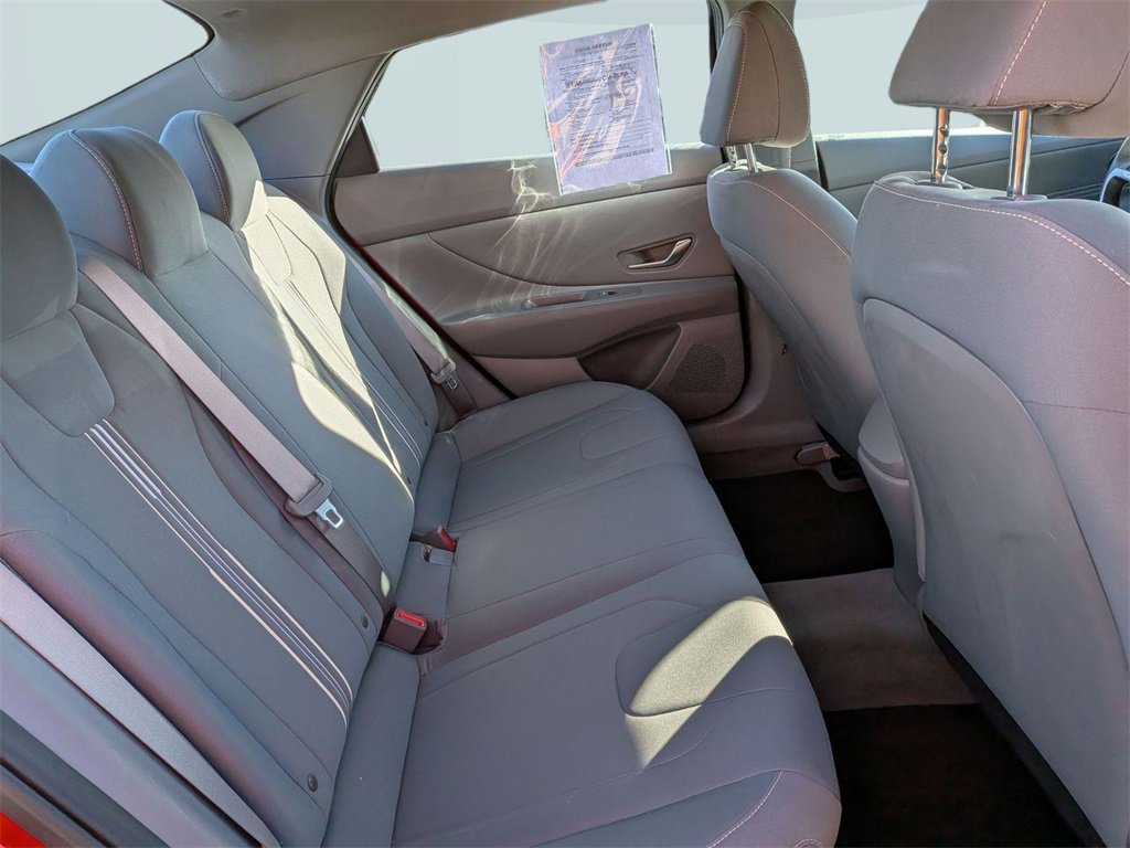 Used 2022 Hyundai Elantra SEL w/ Convenience Package image 28