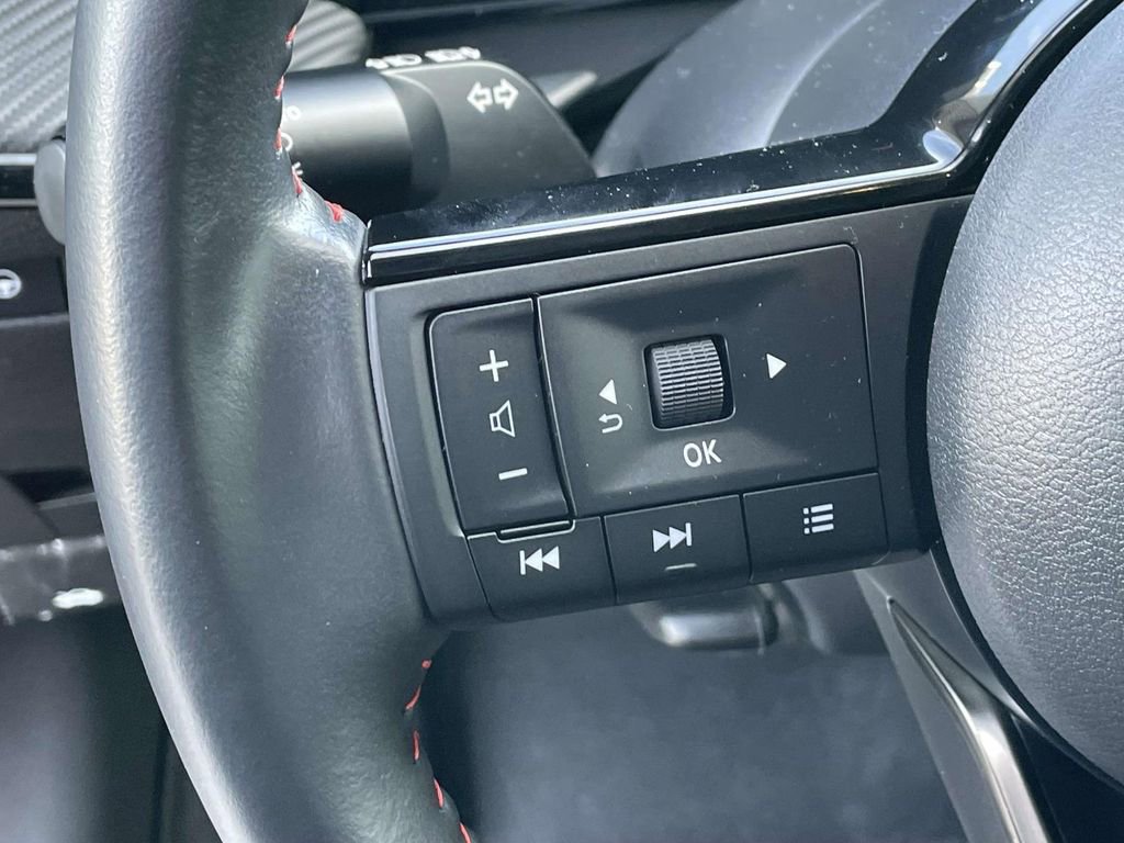 Used 2025 Nissan Kicks SR image 19