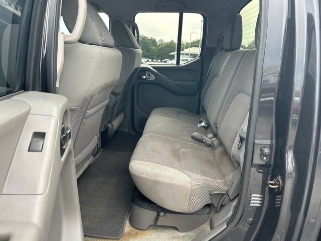 Used 2013 Nissan Frontier SV w/ SV Value Truck Pkg RWD image 17