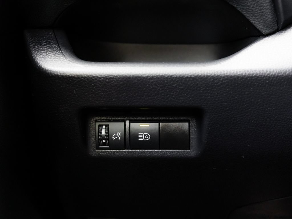Used 2024 Toyota RAV4 LE AWD/4WD image 19