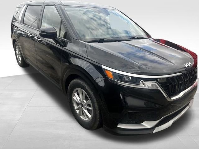 Used 2024 Kia Carnival LX image 3
