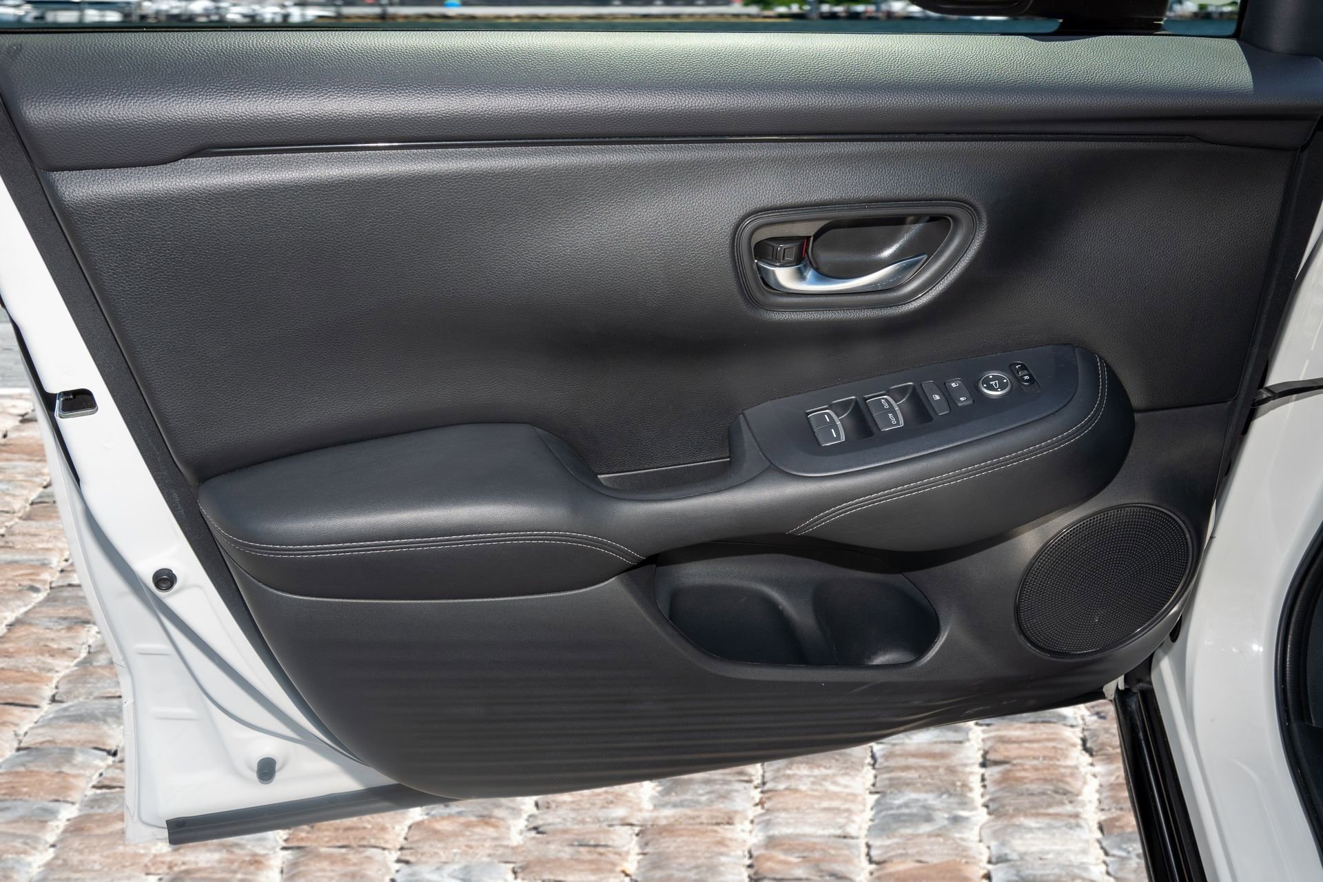 Certified 2025 Honda HR-V EX-L image 11