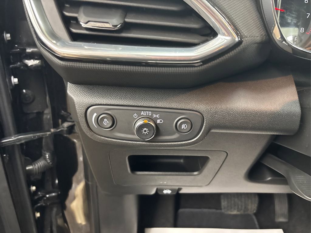 Used 2023 Chevrolet TrailBlazer LT image 24