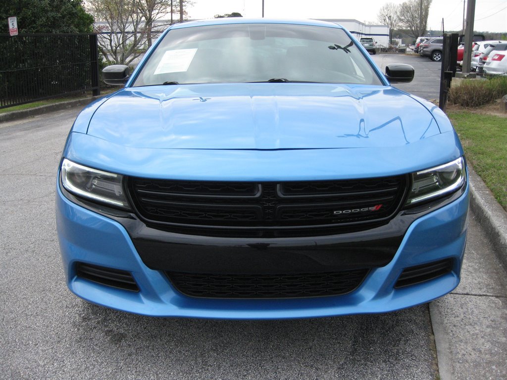 Used 2019 Dodge Charger SXT w/ Plus Group image 2