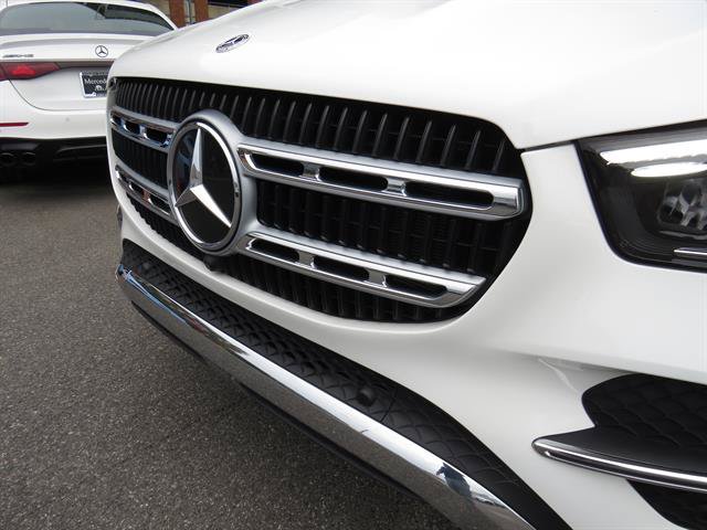 Used 2025 Mercedes-Benz GLE 450e 4MATIC w/ Winter Package image 25