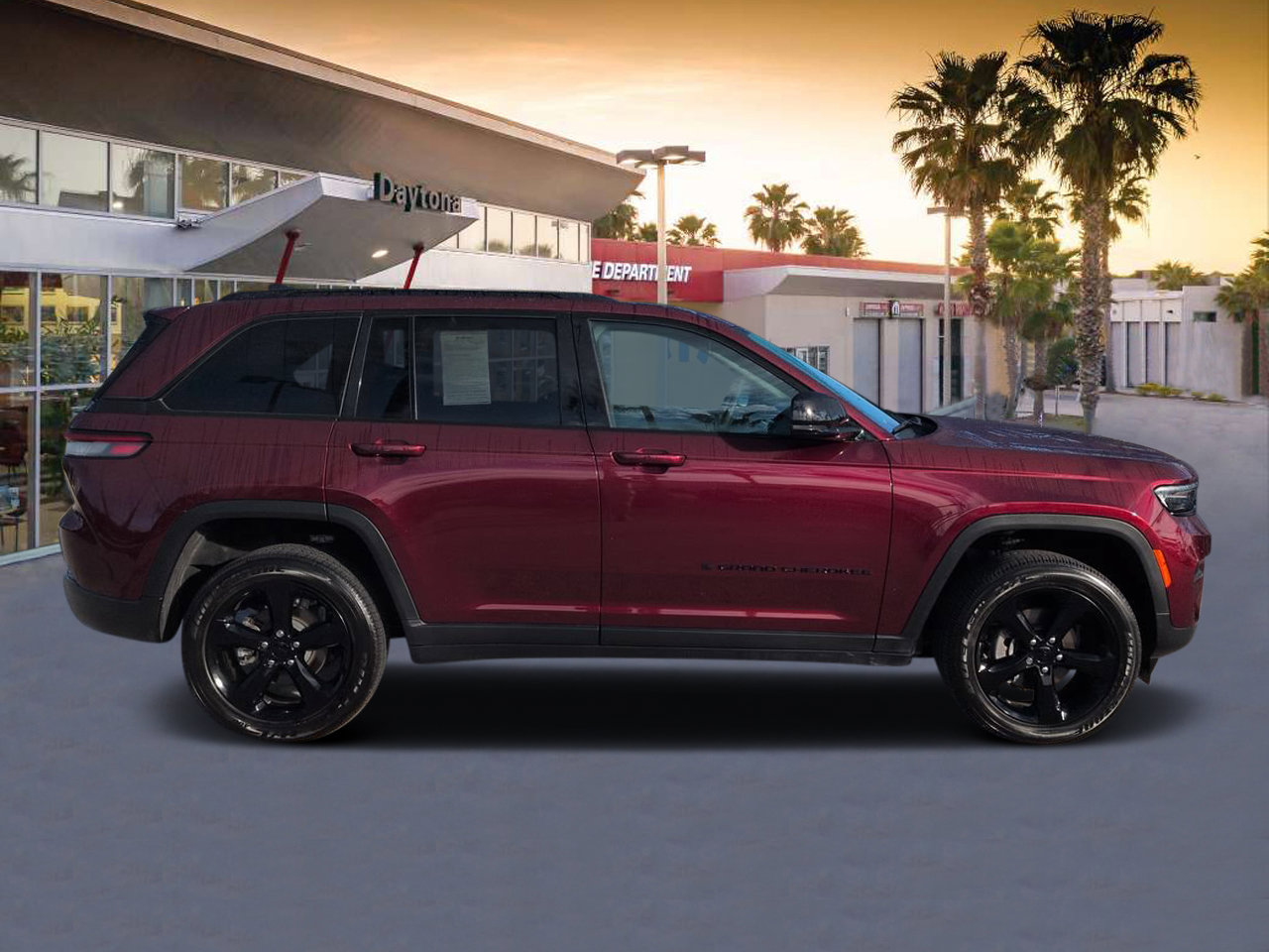 Certified 2024 Jeep Grand Cherokee Altitude AWD/4WD image 2