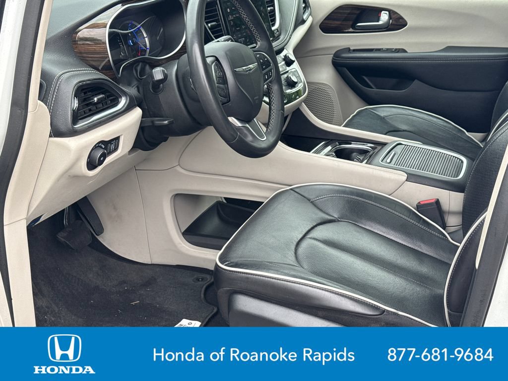 Used 2023 Chrysler Pacifica Limited FWD image 9