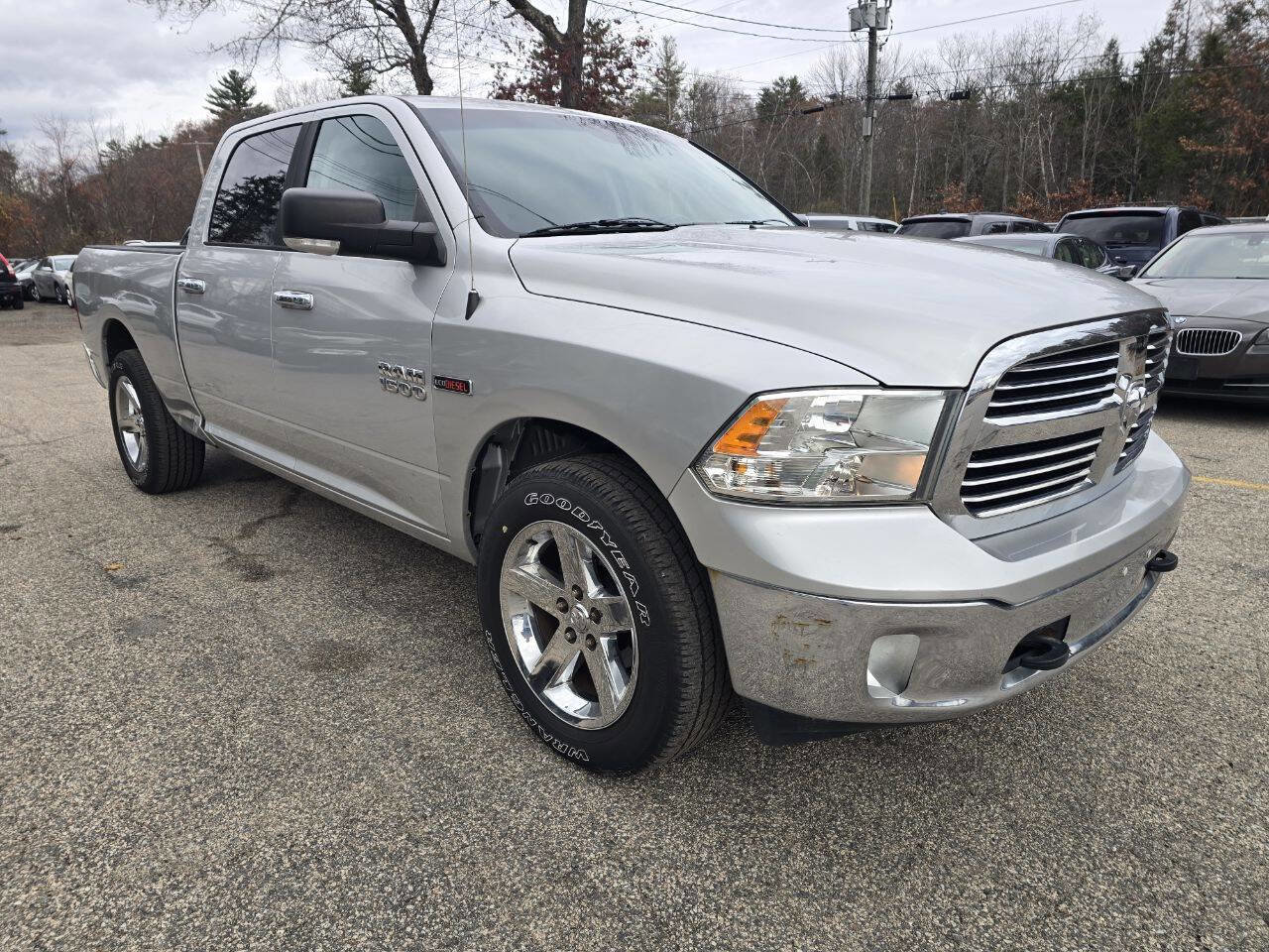Used 2015 RAM 1500 Classic SLT w/ SLT Plus D￩cor Group image 8