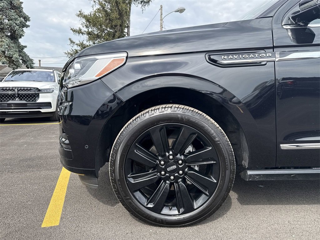 Used 2024 Lincoln Navigator Reserve image 19