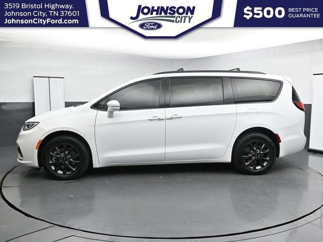Used 2021 Chrysler Pacifica Limited w/ S Appearance Package AWD/4WD image 8