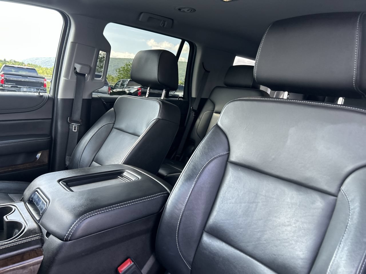 Used 2020 Chevrolet Tahoe LT w/ Off-Road Package AWD/4WD image 23