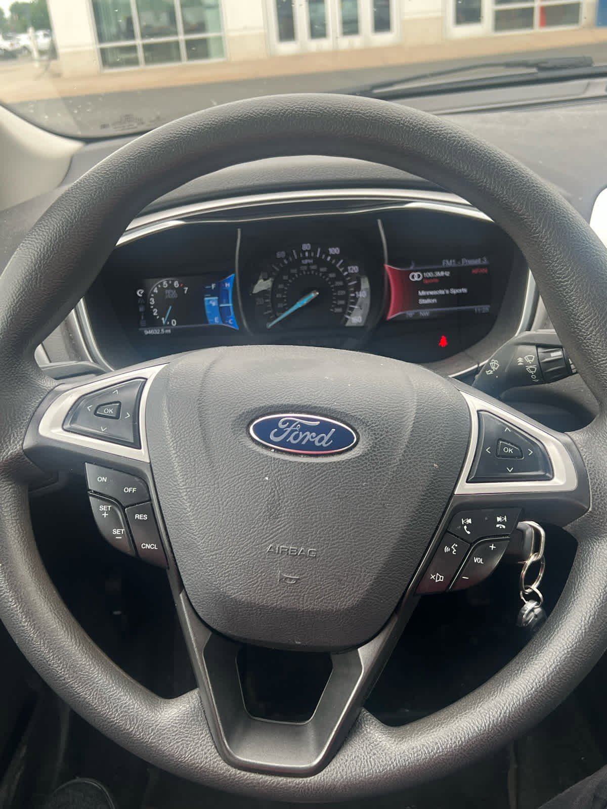 Used 2014 Ford Fusion SE FWD image 10