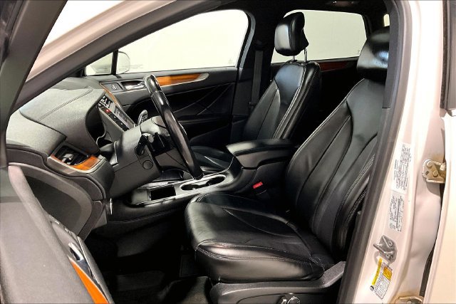 Used 2019 Lincoln MKC Reserve AWD/4WD image 27
