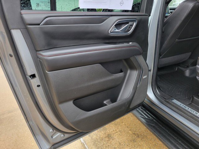 Used 2022 Chevrolet Suburban RST w/ Luxury Package AWD/4WD image 32