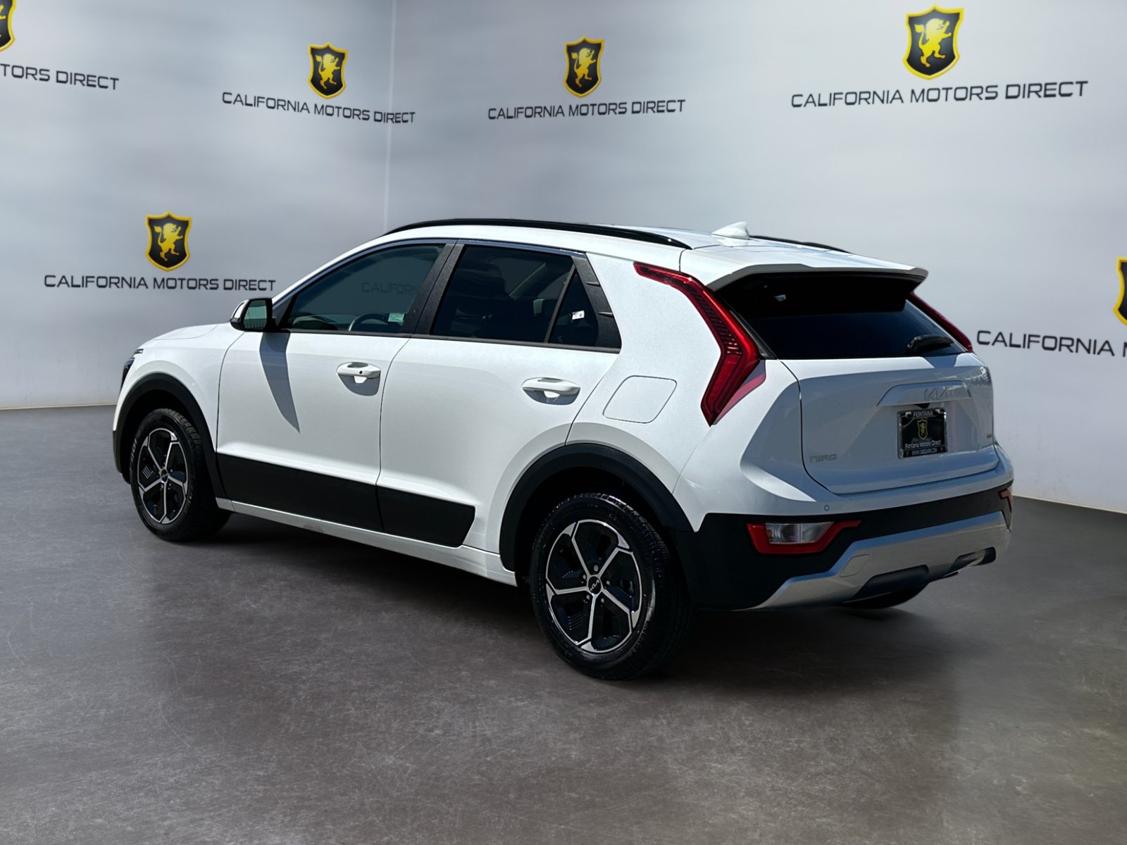 Used 2024 Kia Niro EX FWD image 3
