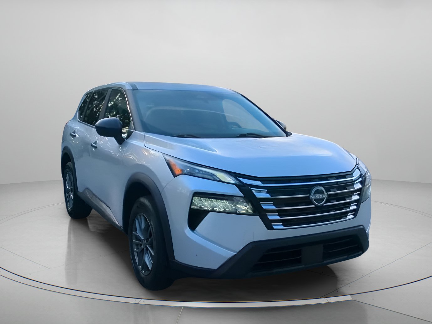 Used 2024 Nissan Rogue S FWD image 4