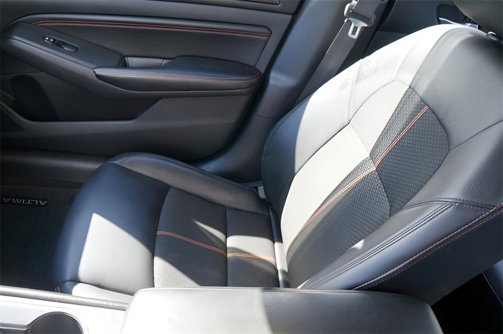 Used 2022 Nissan Altima 2.5 SR image 26
