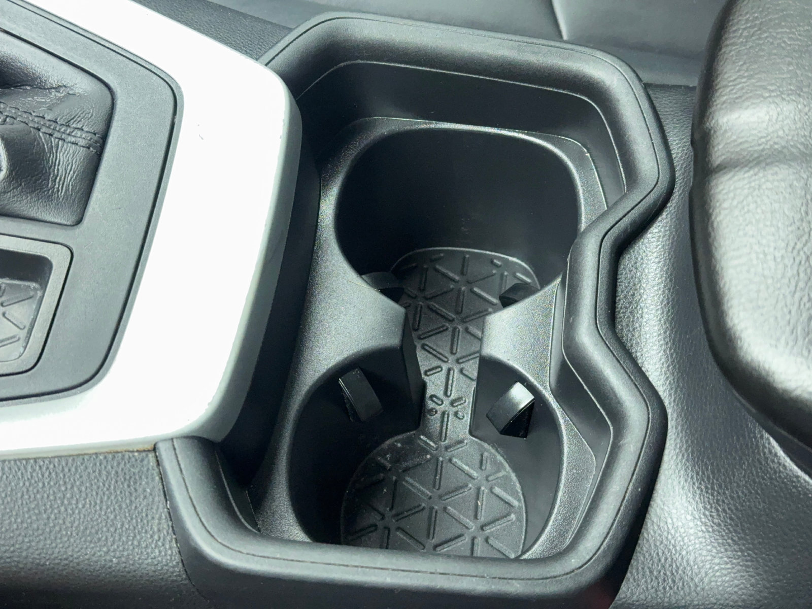 Used 2020 Toyota RAV4 XLE Premium FWD image 30