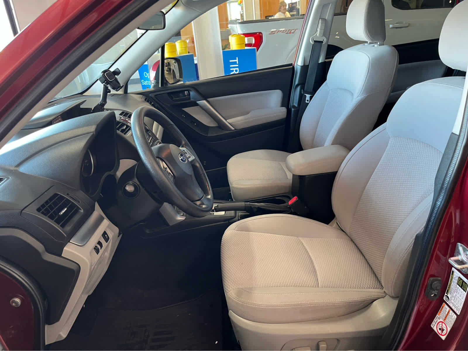 Used 2015 Subaru Forester 2.5i Premium w/ All-Weather Package AWD/4WD image 19