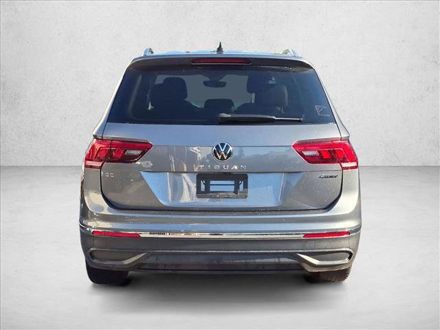 Used 2023 Volkswagen Tiguan SE w/ Panoramic Sunroof Package AWD/4WD image 6