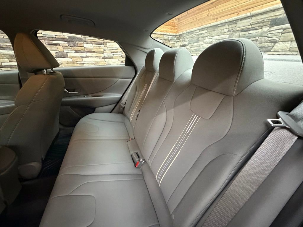 Certified 2023 Hyundai Elantra SEL w/ Convenience Package image 28