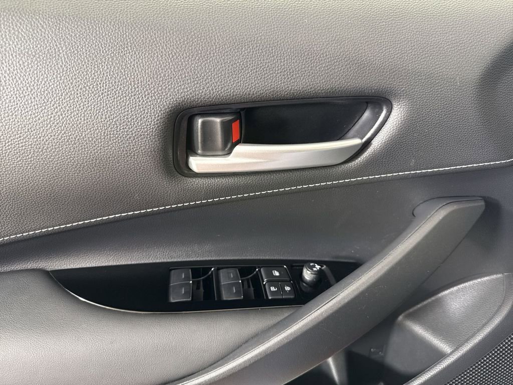 Used 2023 Toyota Corolla SE image 31