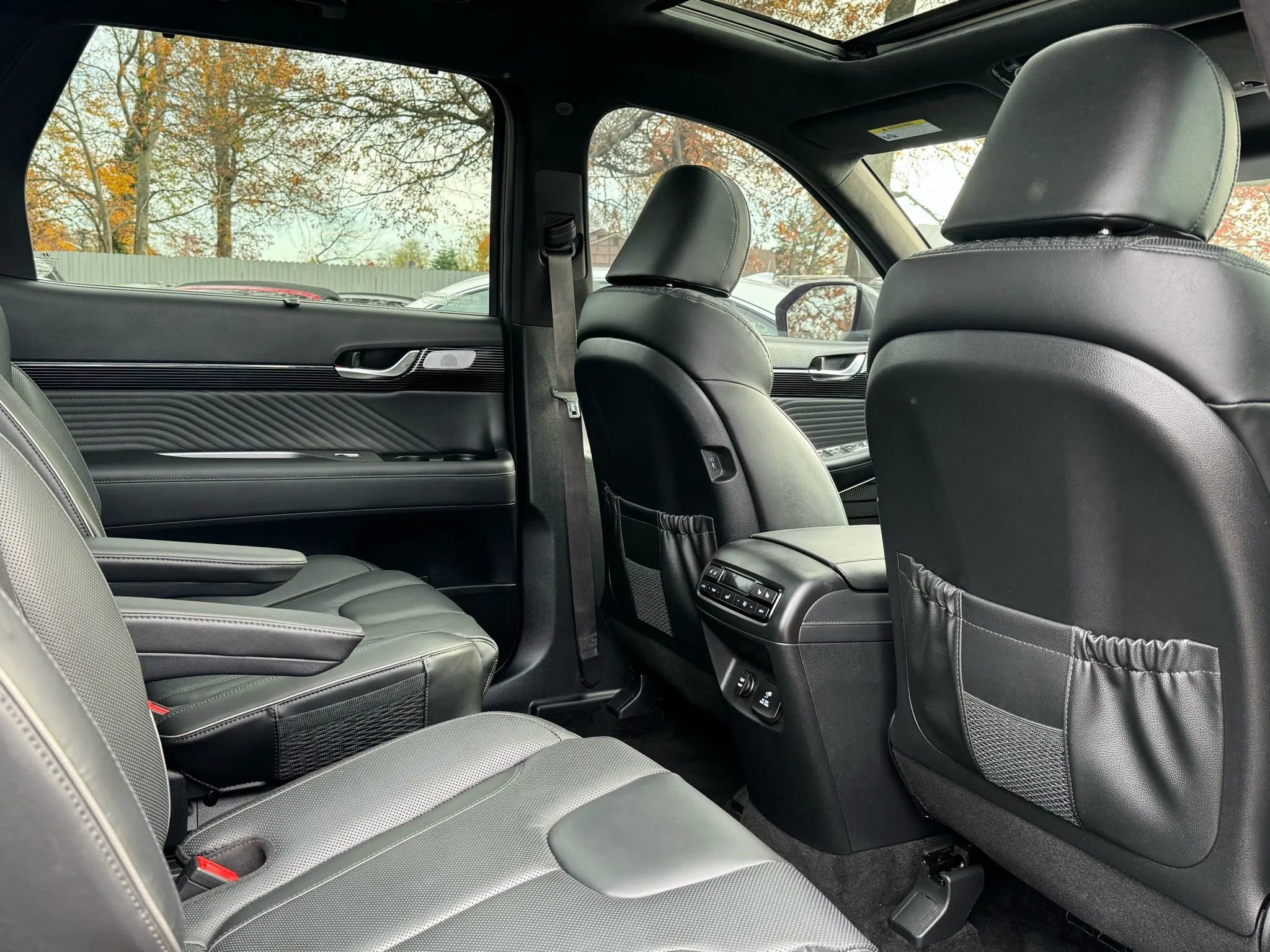Used 2024 Hyundai Palisade Calligraphy image 27