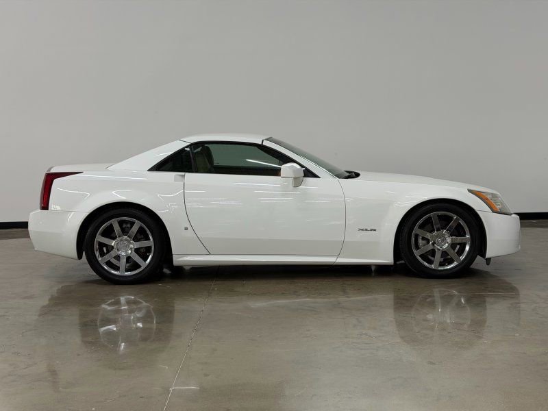 Used 2008 Cadillac XLR RWD image 8