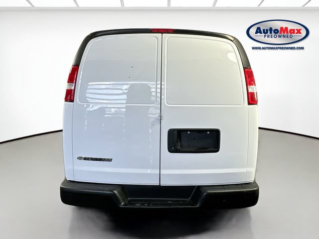 Used 2022 Chevrolet Express 2500 w/ Driver Convenience Package RWD image 7