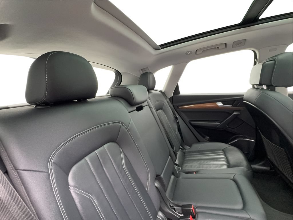 Used 2023 Audi Q5 2.0T Premium w/ Convenience Package AWD/4WD image 29