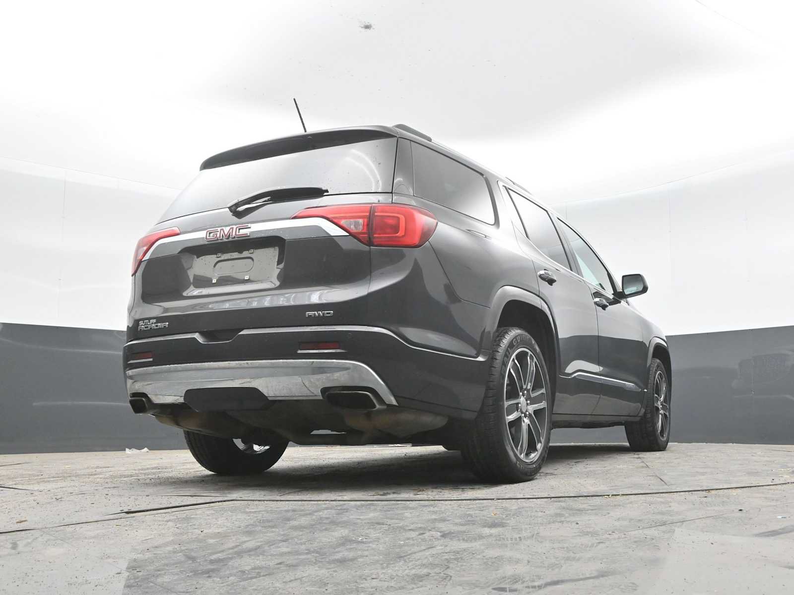 Used 2017 GMC Acadia Denali w/ Technology Package AWD/4WD image 33