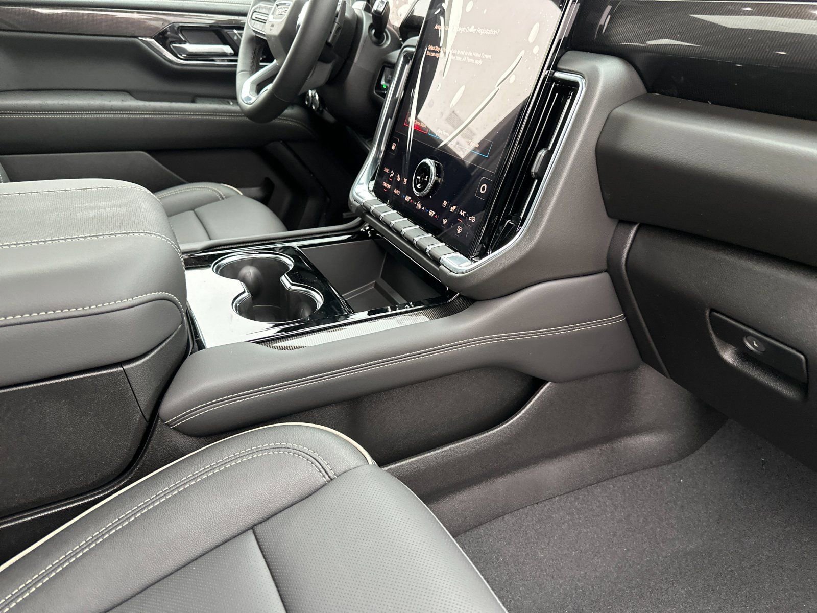 New 2026 GMC Yukon XL Elevation w/ Elevation Premium Package AWD/4WD image 17