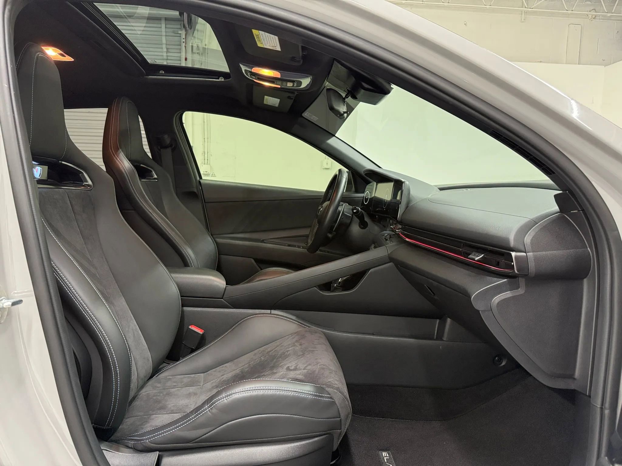 Used 2022 Hyundai Elantra N image 11