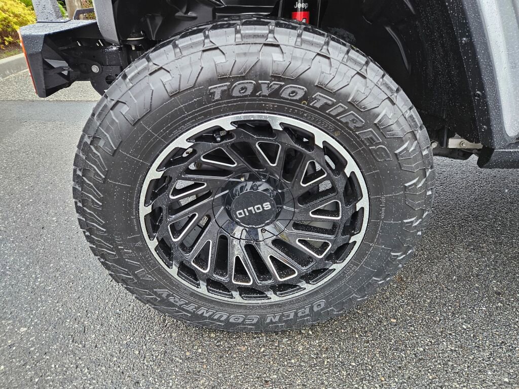 Used 2020 Jeep Gladiator Rubicon image 9