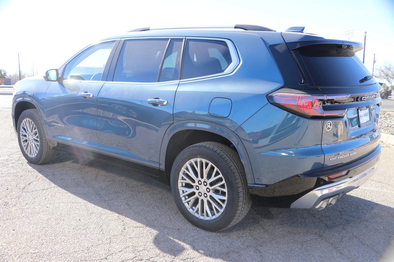 New 2026 GMC Acadia Denali w/ Super Cruise Package image 5