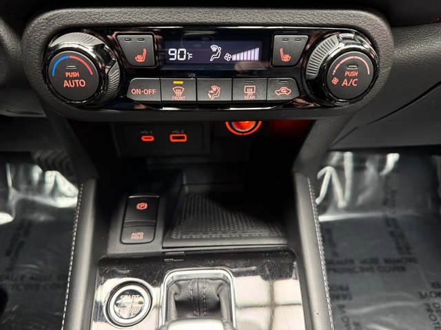 Used 2023 Nissan Kicks SR w/ SR Premium Package image 19