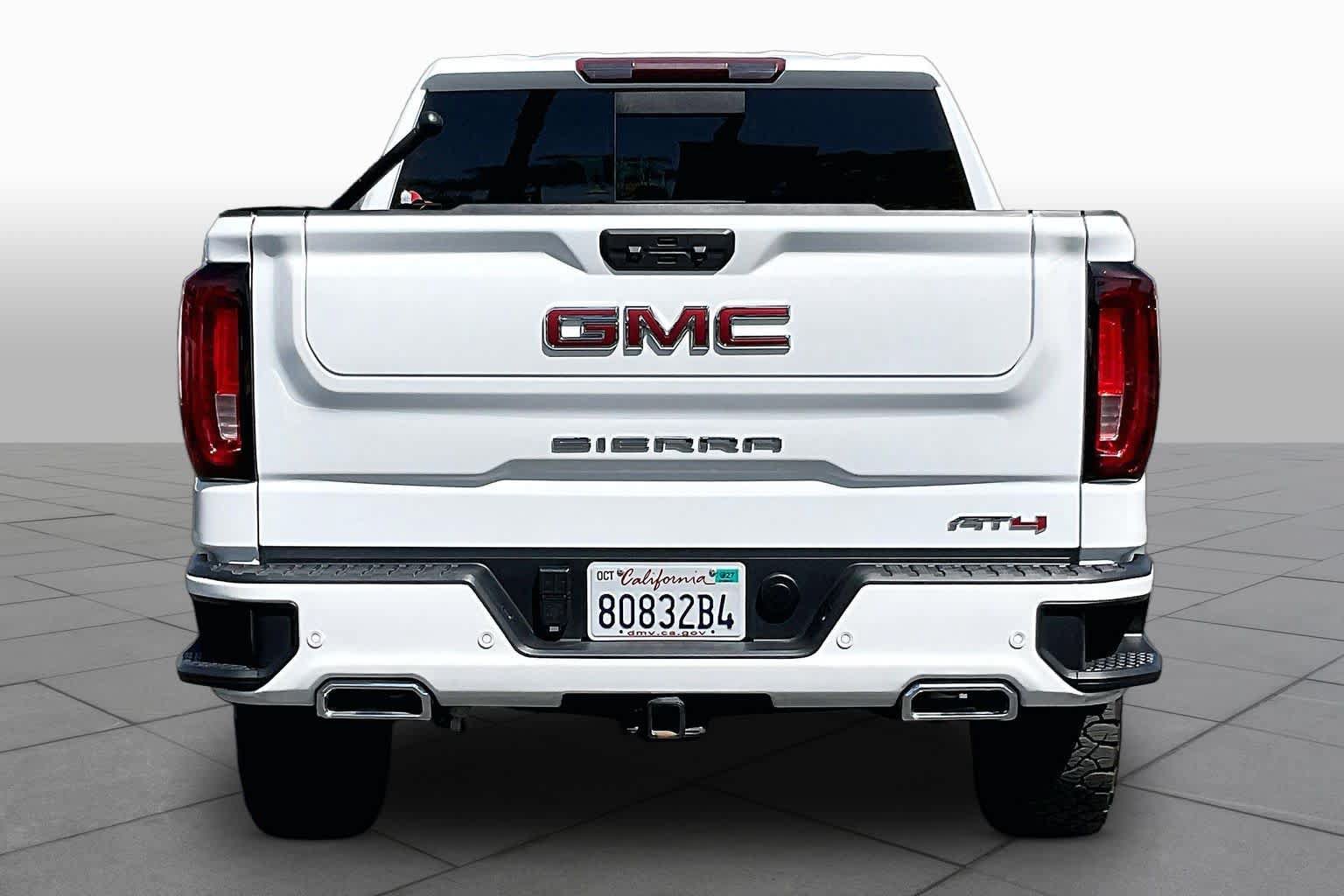 Used 2024 GMC Sierra 1500 AT4 w/ AT4 Premium Package AWD/4WD image 4