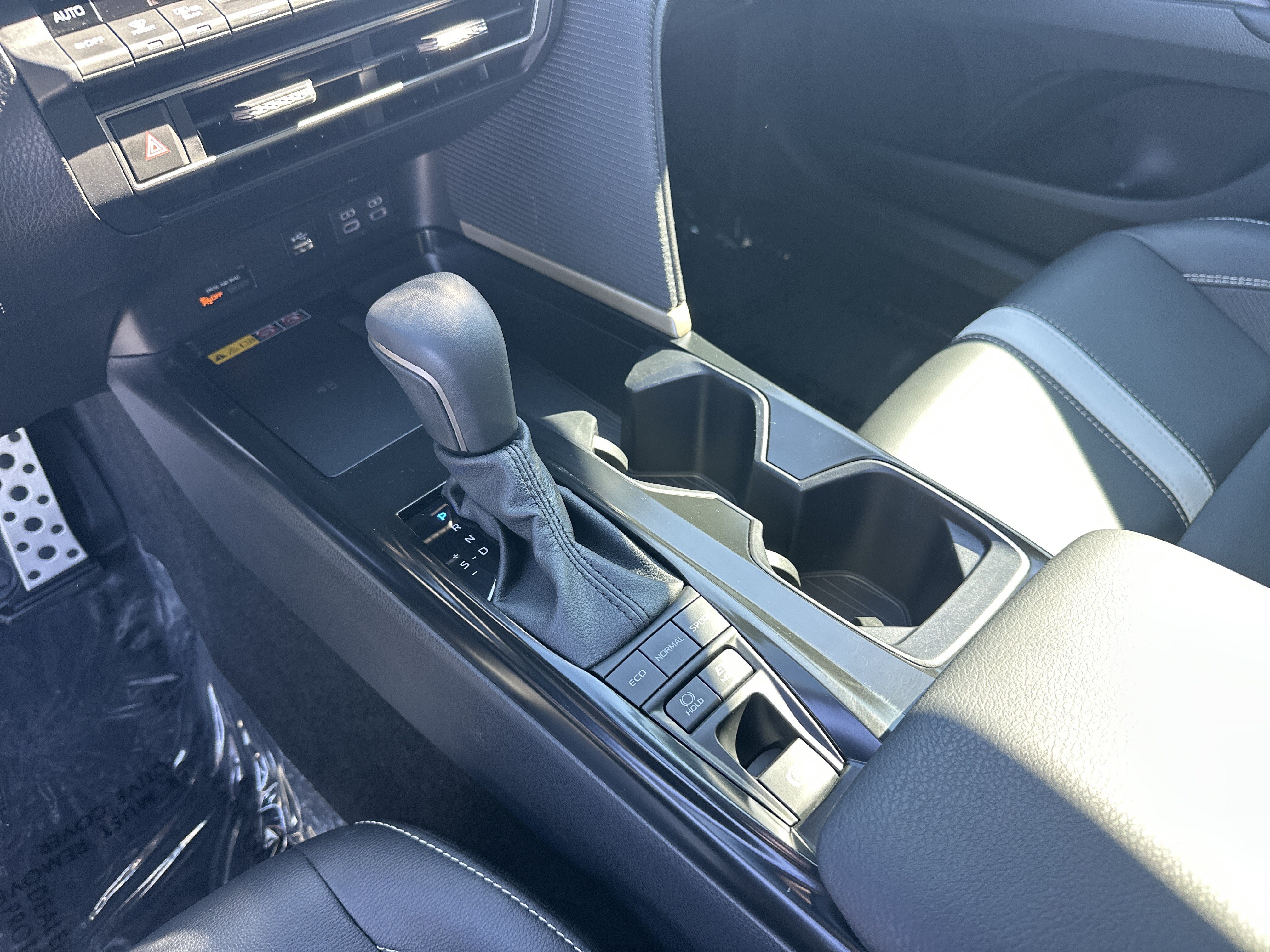 Used 2025 Toyota Camry SE FWD image 26