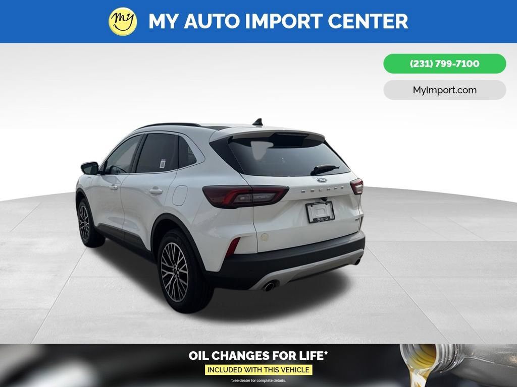 Used 2025 Ford Escape SE FWD image 5