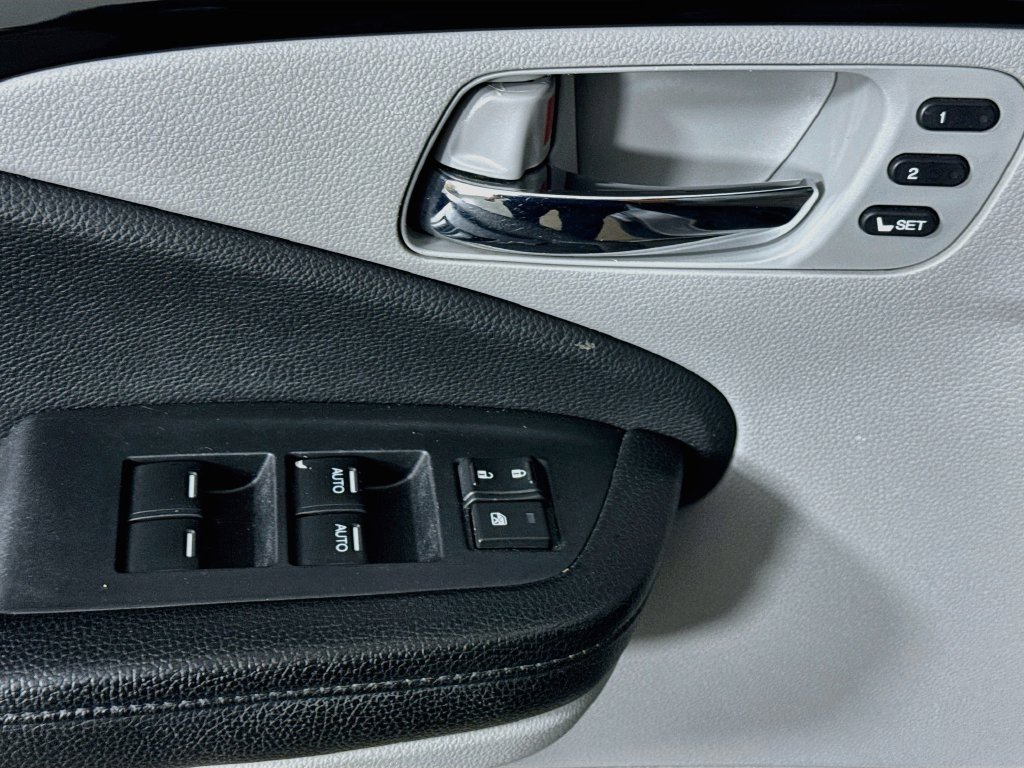 Used 2016 Honda Pilot Touring image 22