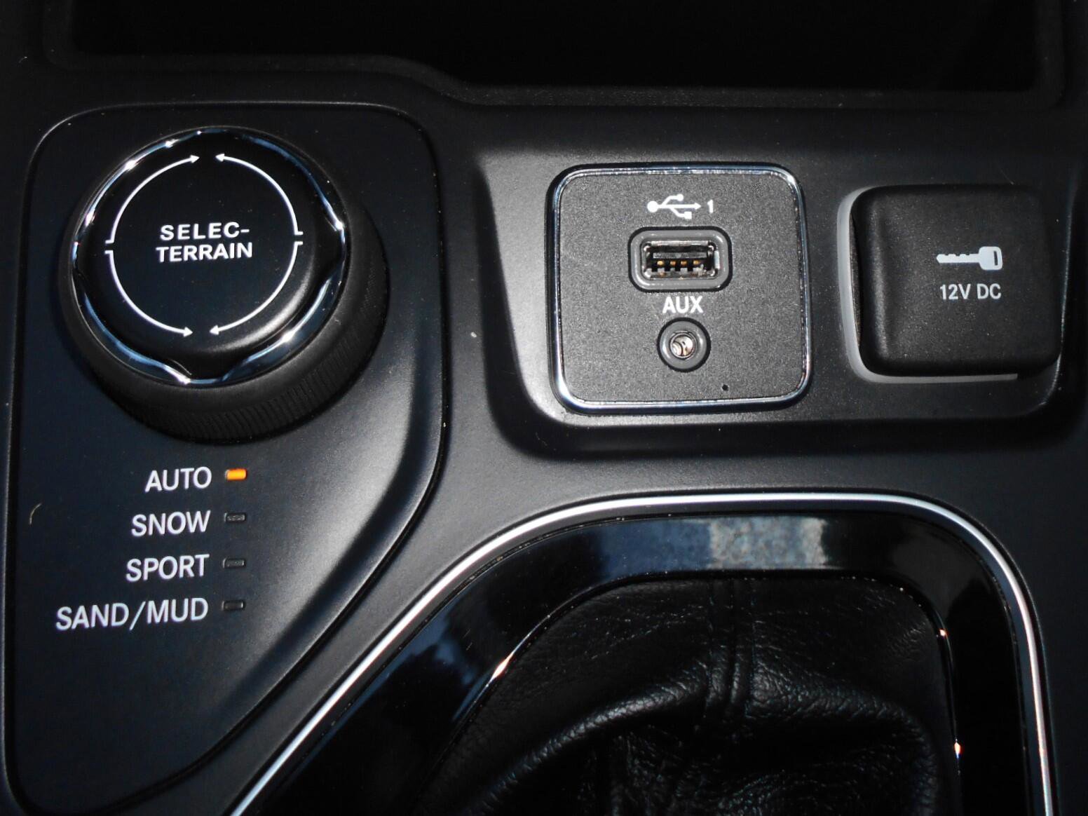 Certified 2020 Jeep Cherokee Limited AWD/4WD image 12