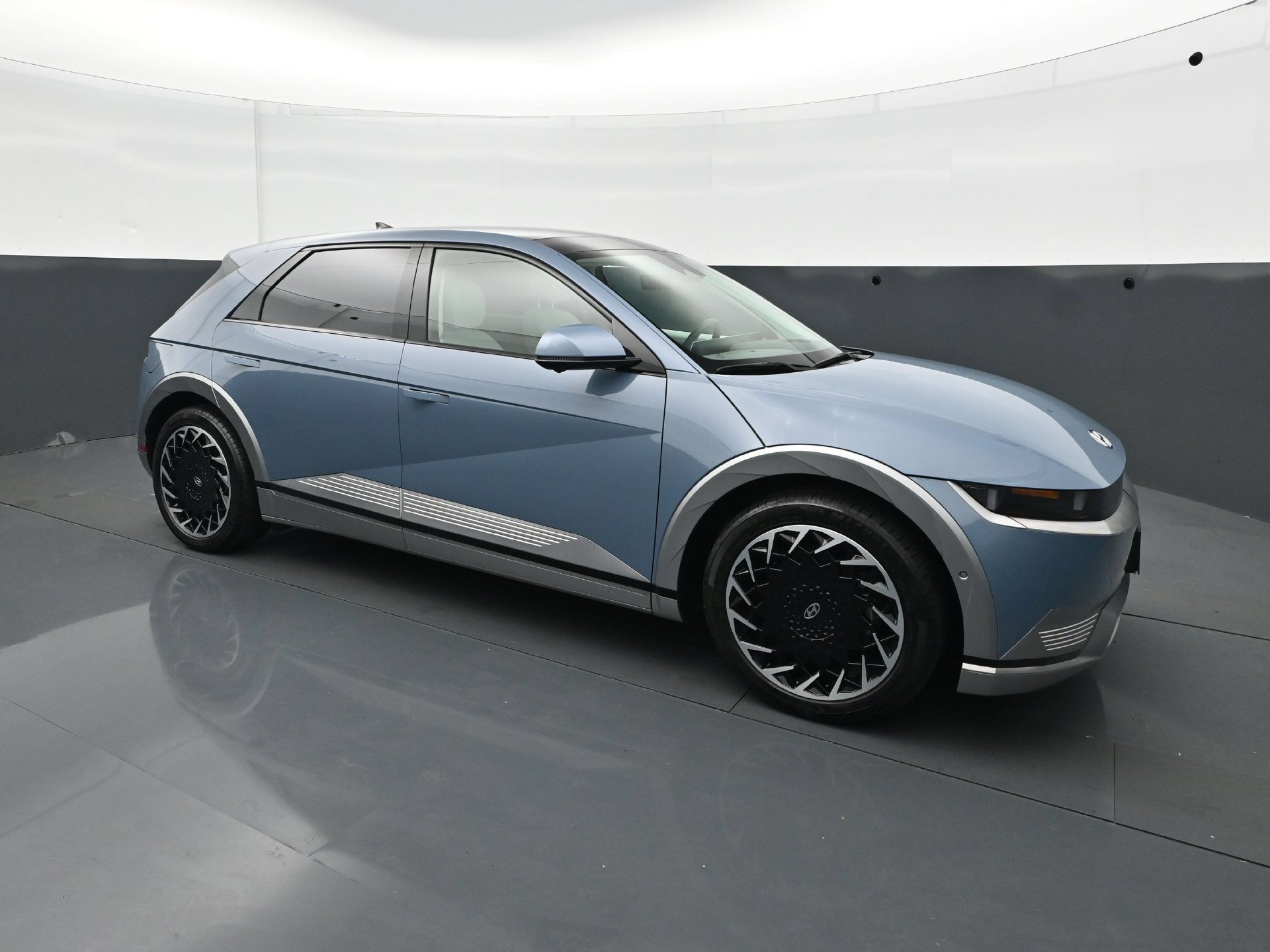 Used 2024 Hyundai Ioniq 5 Limited AWD/4WD image 9