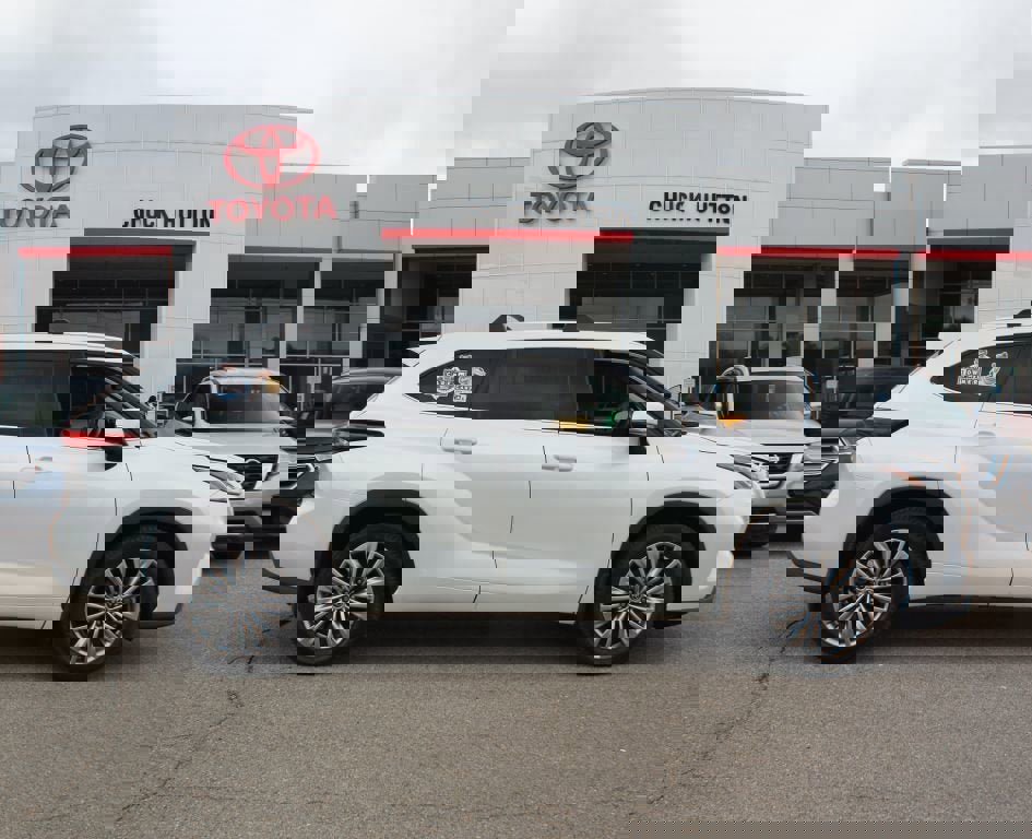 Used 2022 Toyota Highlander Platinum image 1