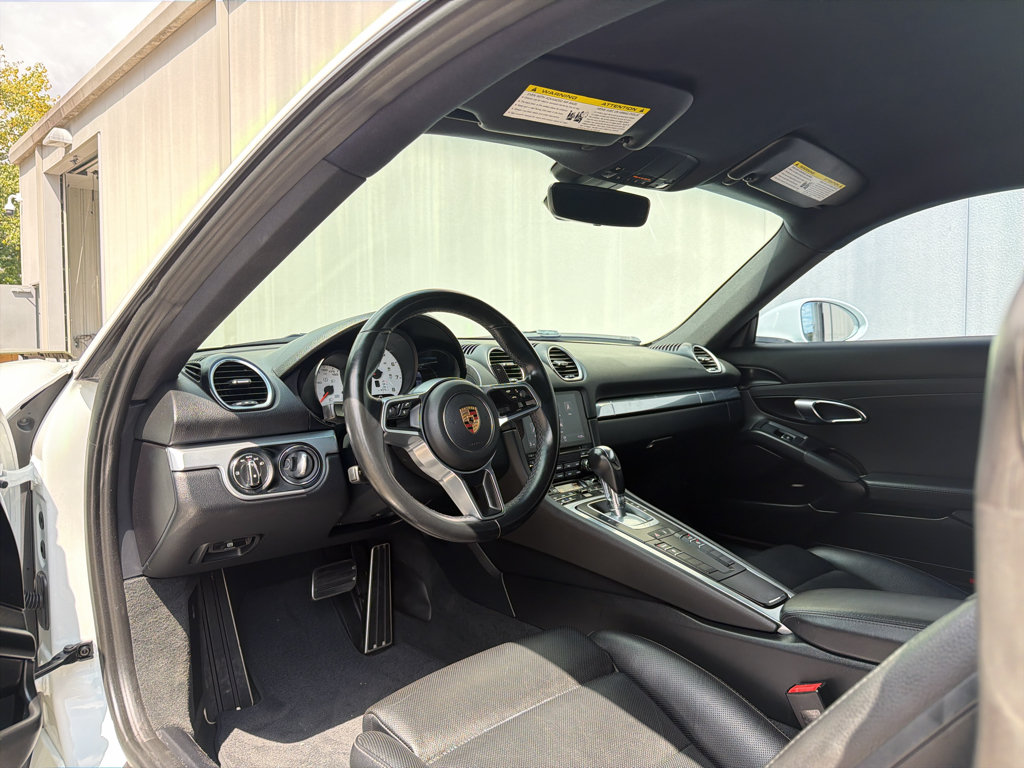 Used 2018 Porsche 718 Cayman S RWD image 11