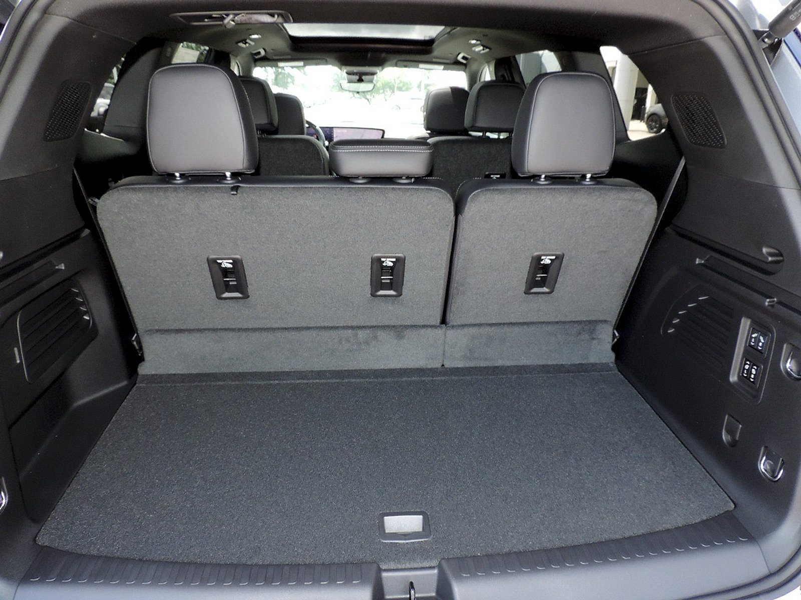 New 2026 Buick Enclave Avenir w/ Super Cruise Package FWD image 14