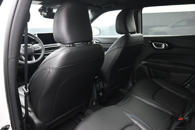 New 2027 Jeep Compass Latitude AWD/4WD image 21