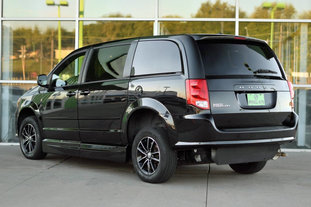 Used 2019 Dodge Grand Caravan SE image 7